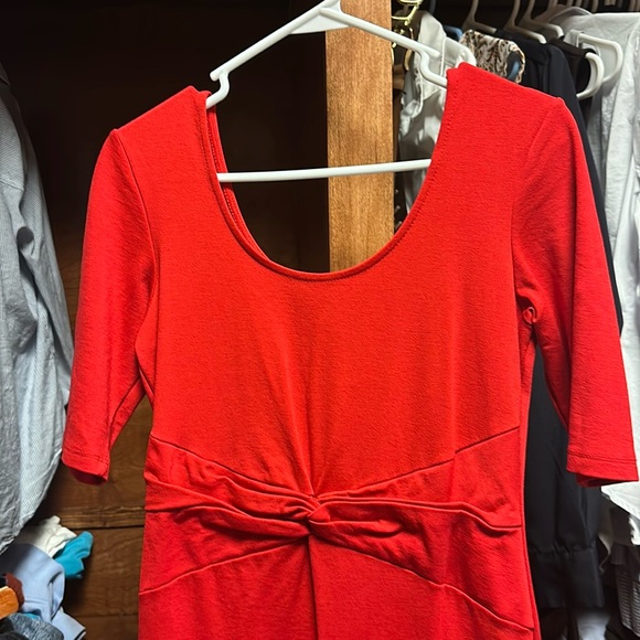 Red party dress - Picture 2 of 5